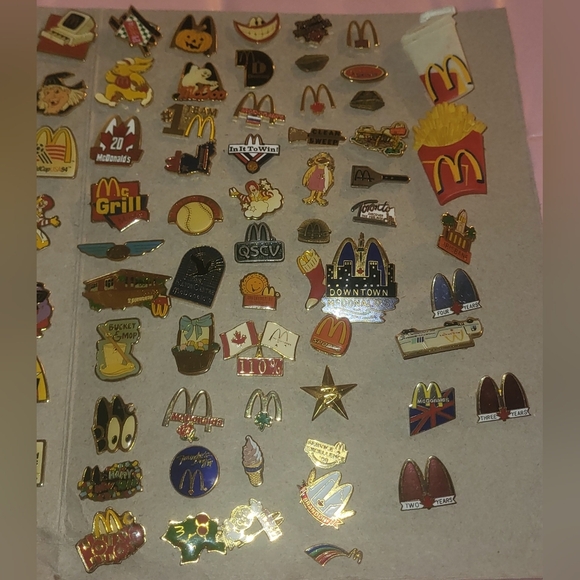 117x Vintage Mcdonald's Pin Collection - Picture 6 of 6